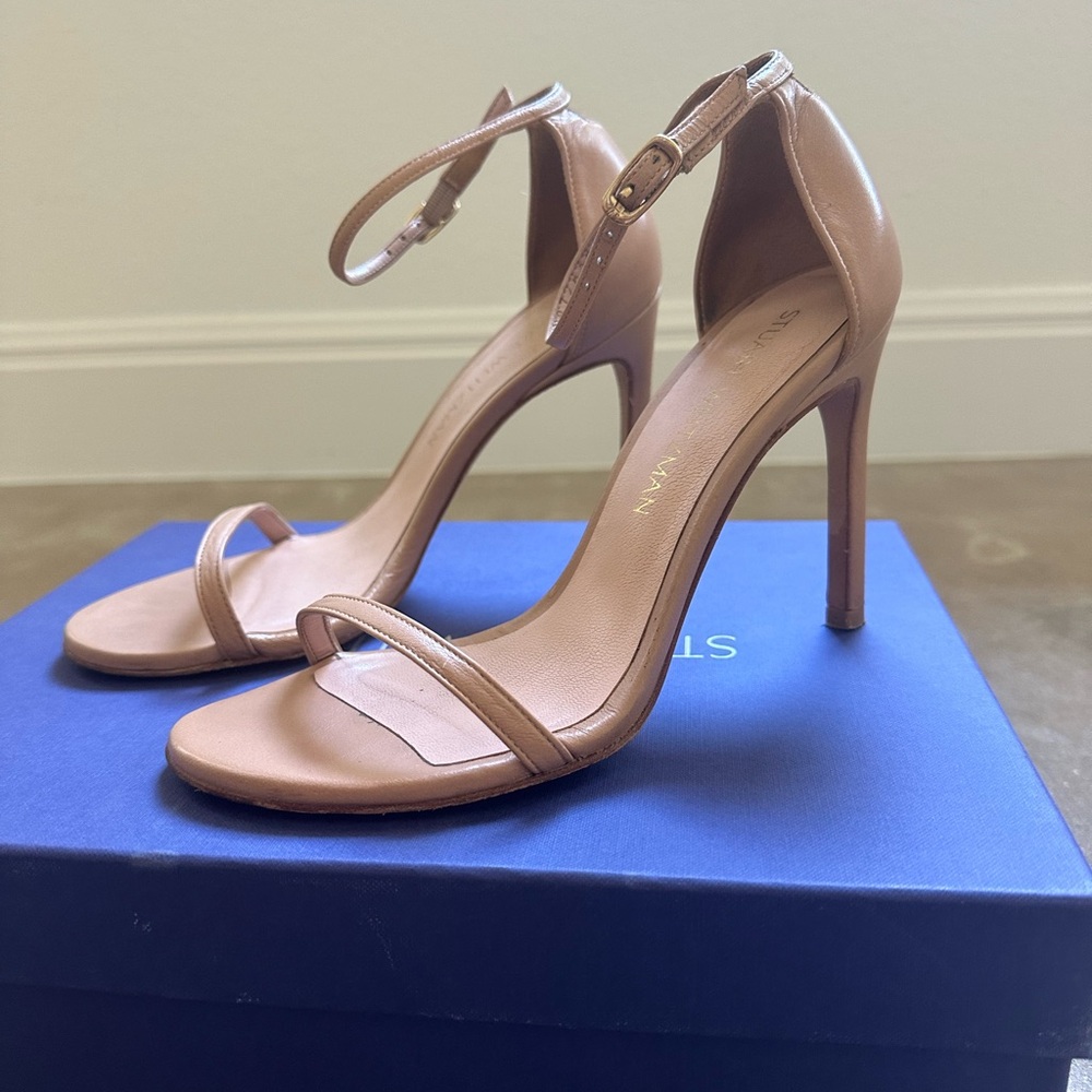Stuart Weitzman nude heels